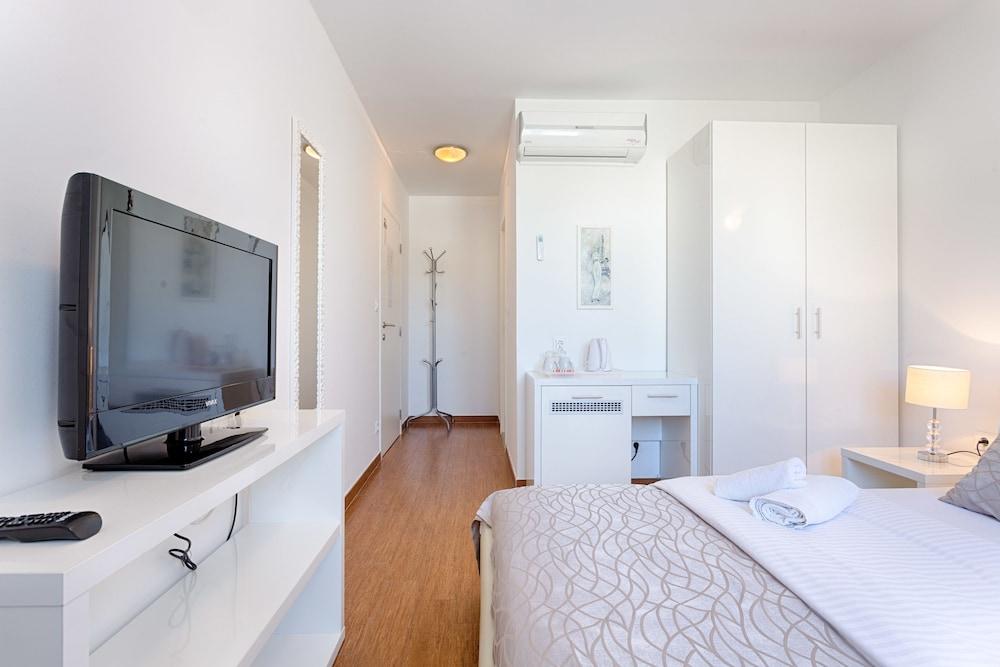 Adriatic Queen Rooms & Apartments