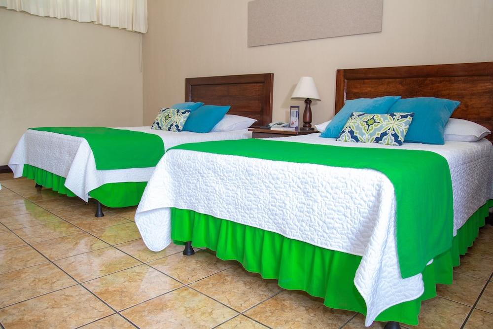 Valle Dorado Resort & Parque Acuático