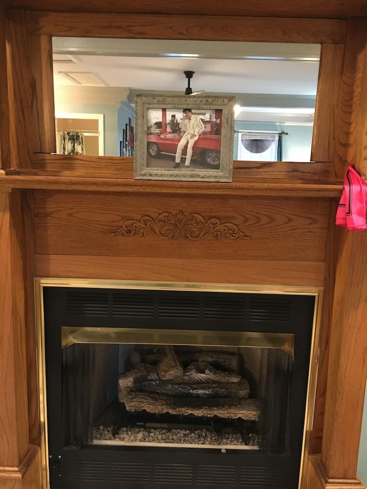 Country Music B&B Studios