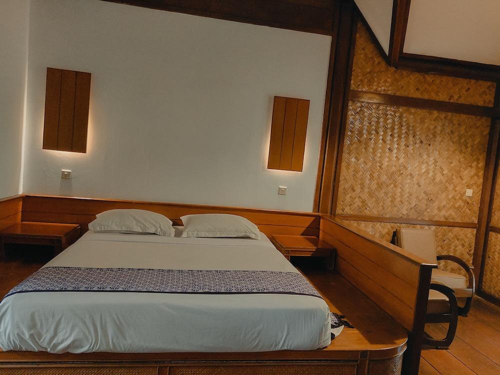 Kampung Sumber Alam Garut Powered by Archipelago