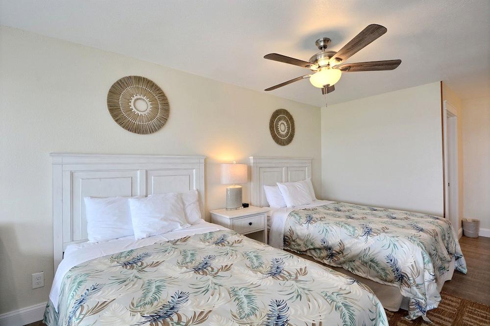 Lighthouse View Oceanfront Lodging