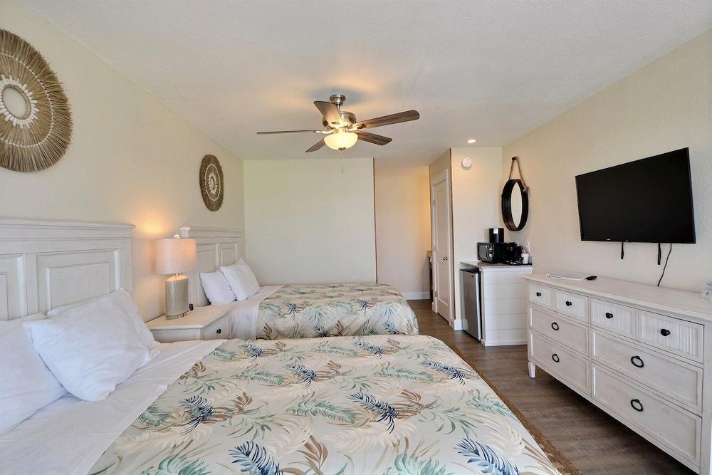 Lighthouse View Oceanfront Lodging