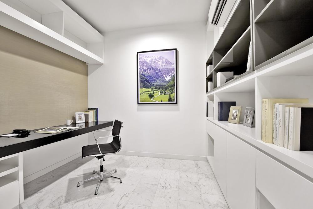 THE FACE Suites Hotel