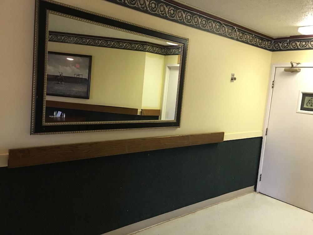 Reddy Inn and Suites