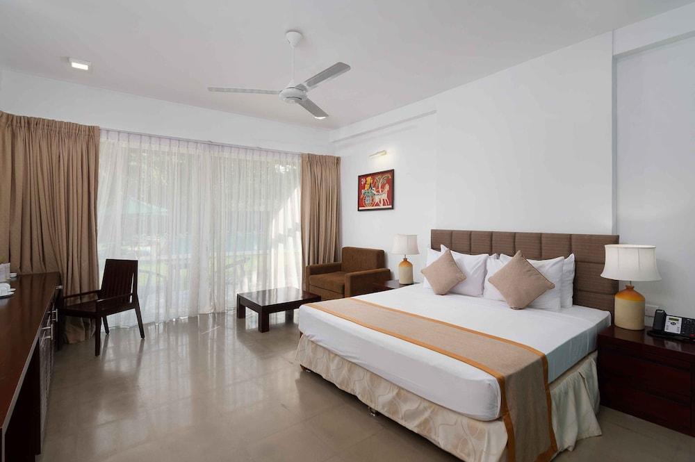 South Lake Resort Koggala