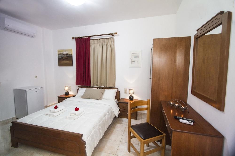 Agarathos Traditional Rooms