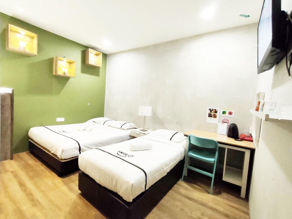 Smile Hotel Danau Kota