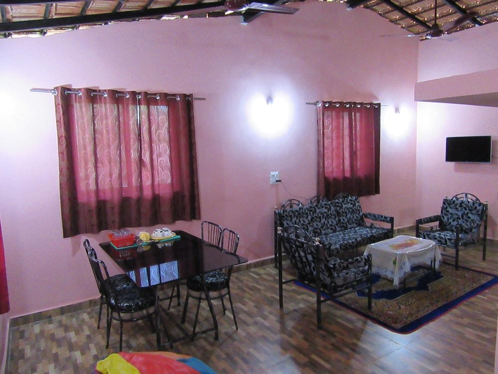 Mandrem Beach Guest House Goa