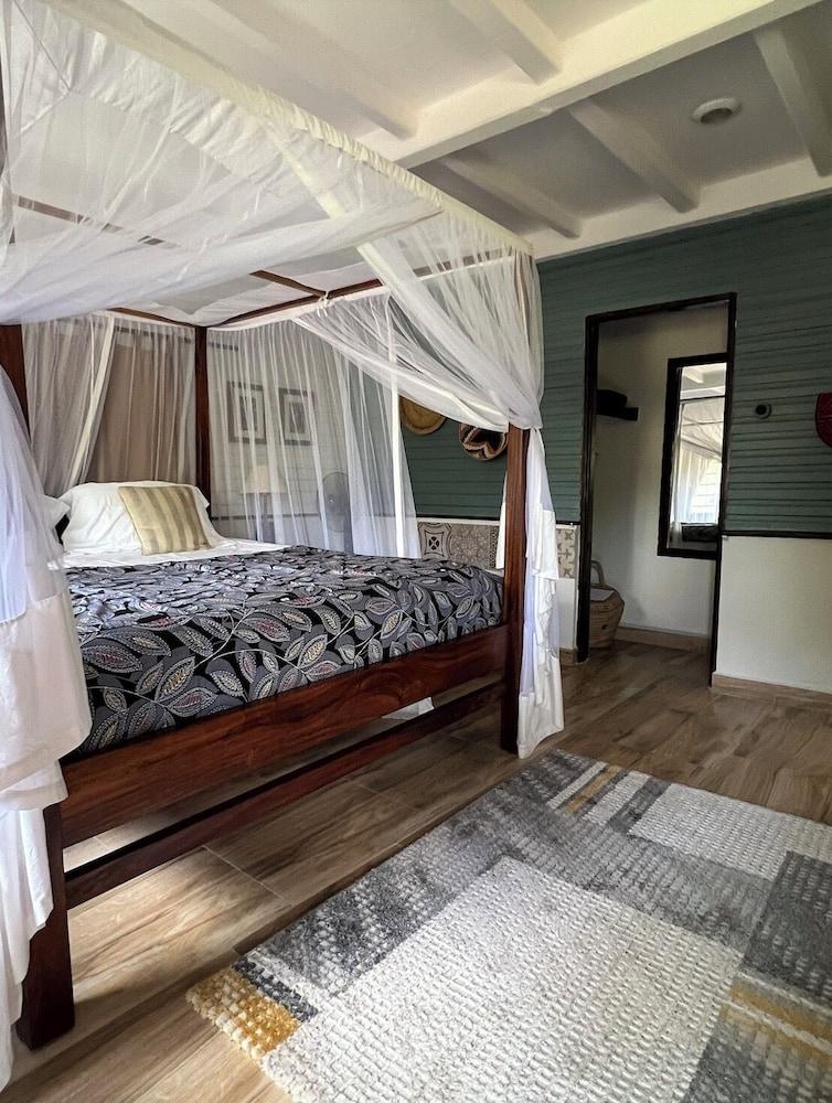 Mount Meru Game Lodge