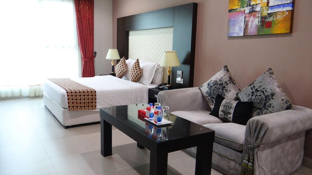 Crystal Palace Hotel