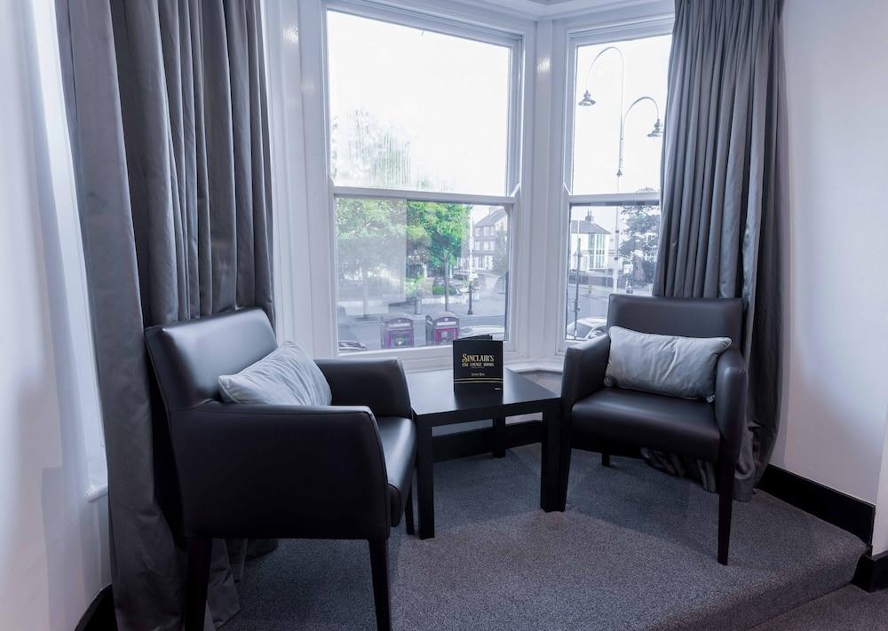 Sinclair's Bar, Lounge & Rooms