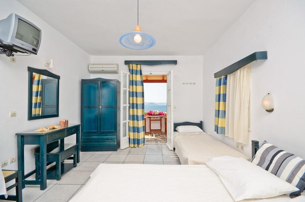 Ydreos Studios & Apartments