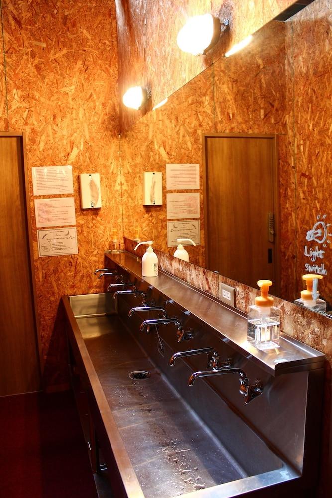 Naramachi Hostel & Restaurant