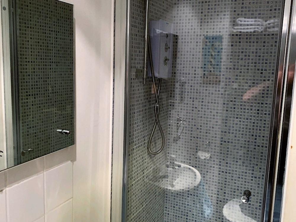 Pew With a View - Seafront Cottages