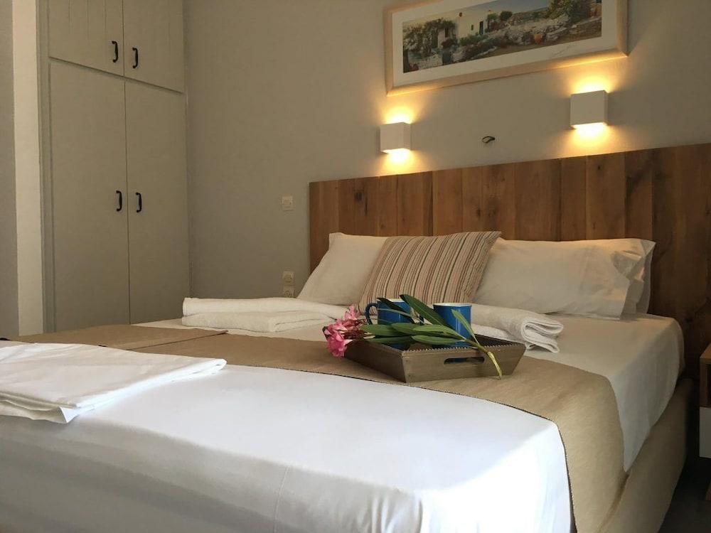 CAELI PAROS by Kostas and Ioanna Studios