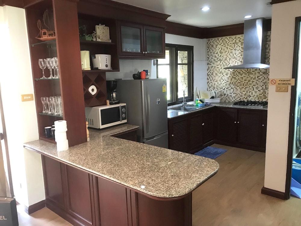 Rayong Rental Pool Villas