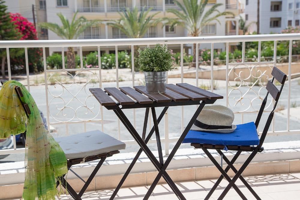 Paphos Love Nest Apartment