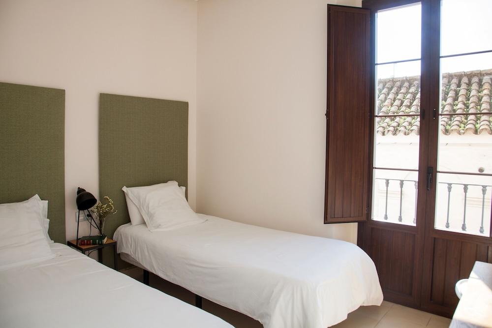 Guzman El Bueno Suites