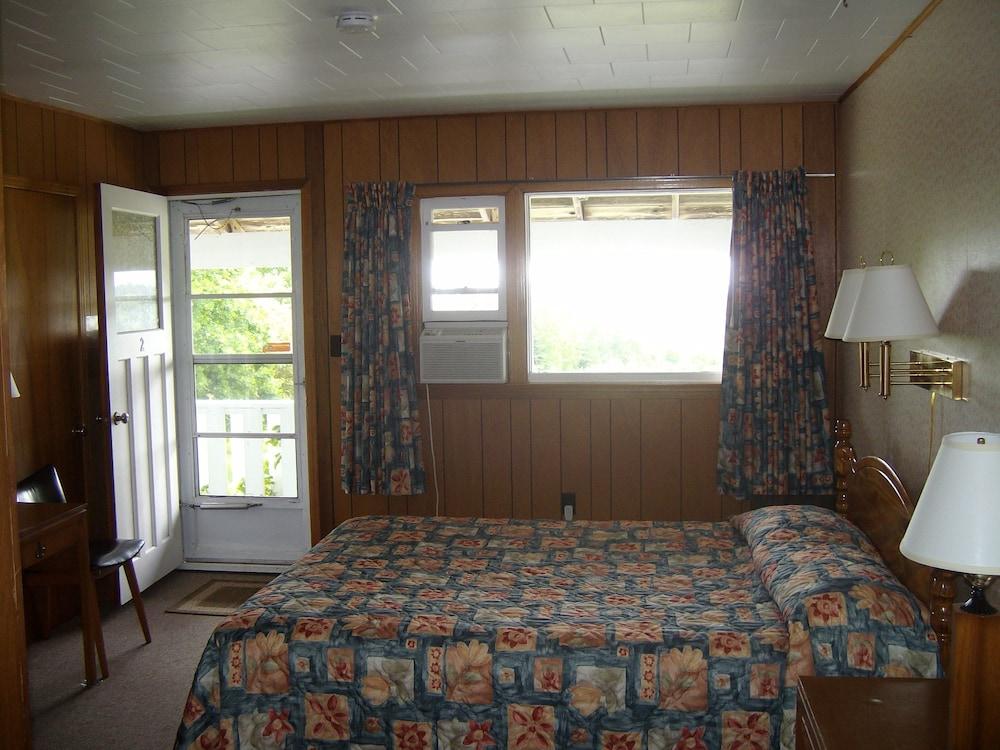 Singing Sands Inn Motel