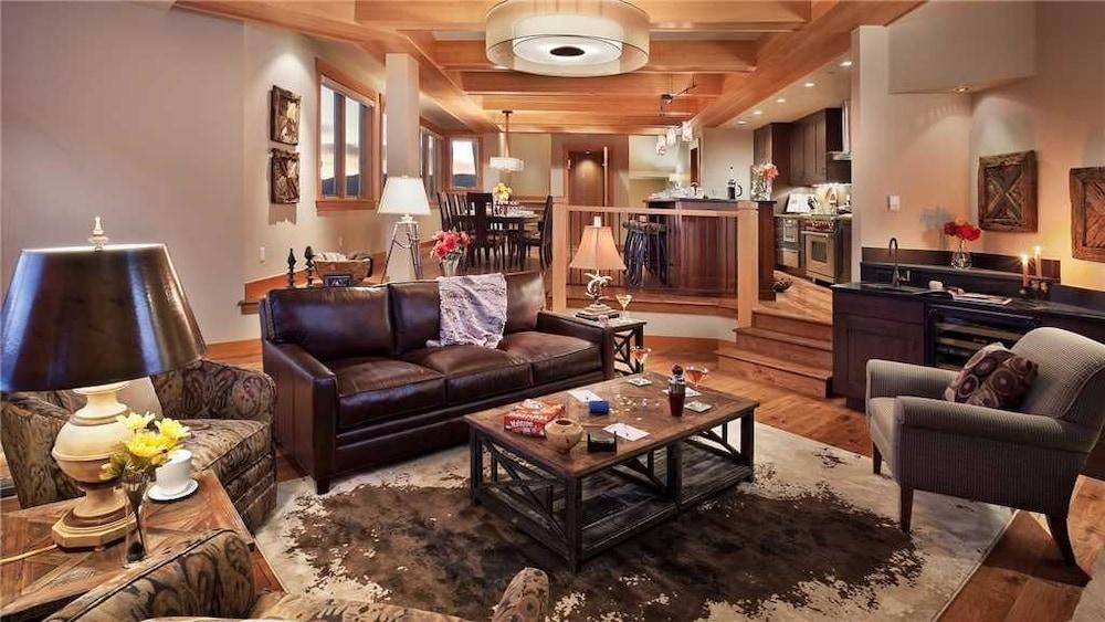 Storm Peak Chalet At Ski Time