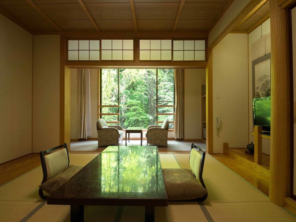 Shirahone Onsen Tsuruya Ryokan