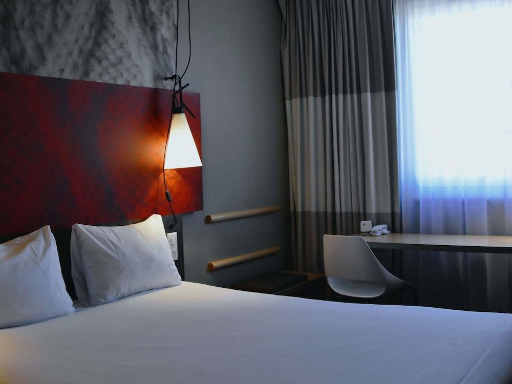 ibis Sens Hotel