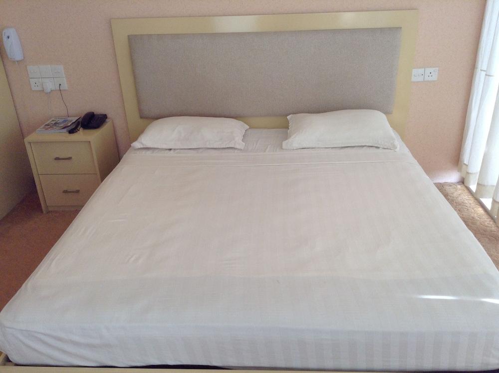 Grindlays Regency Hotel