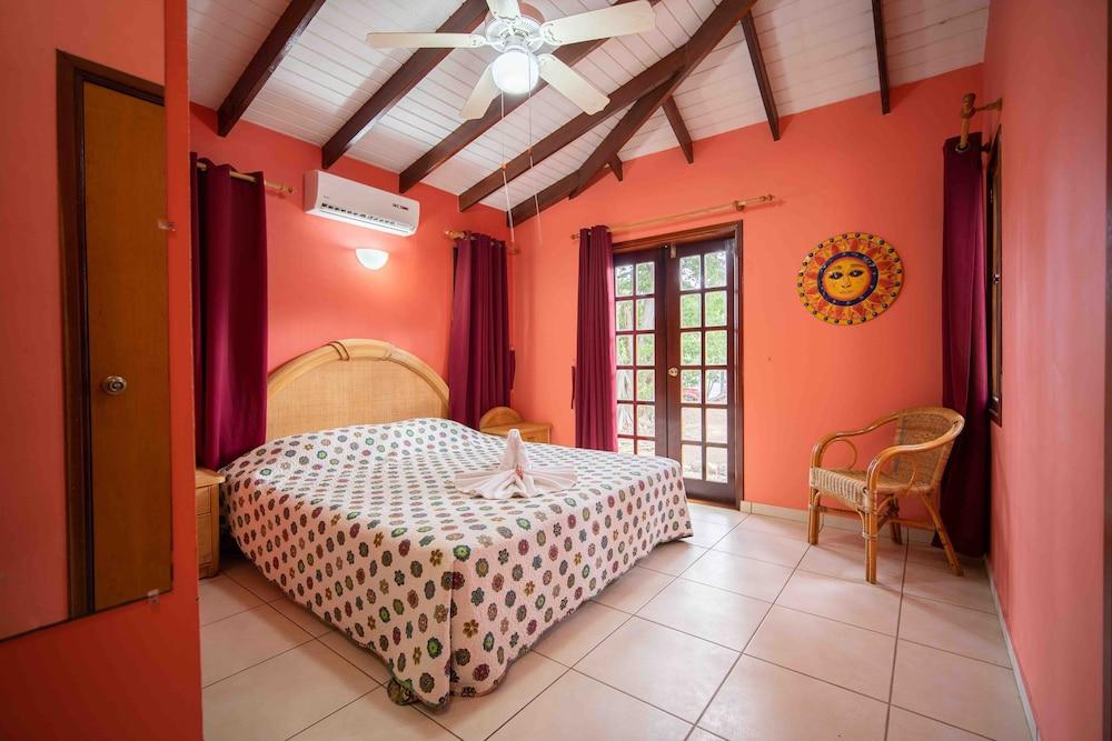 Captain Don's Habitat