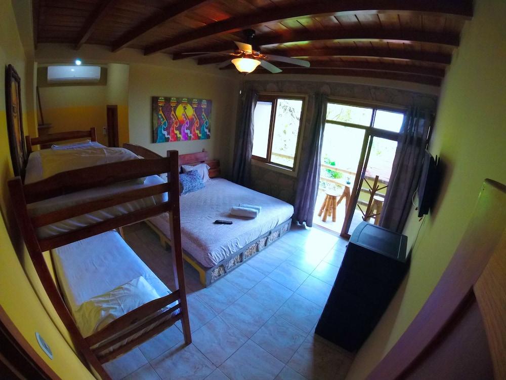 Punta Hills Montanita