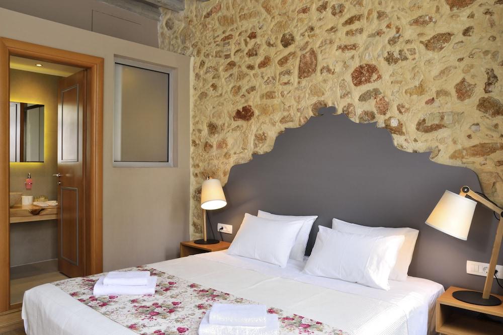 Elia Kentron- Adults Only