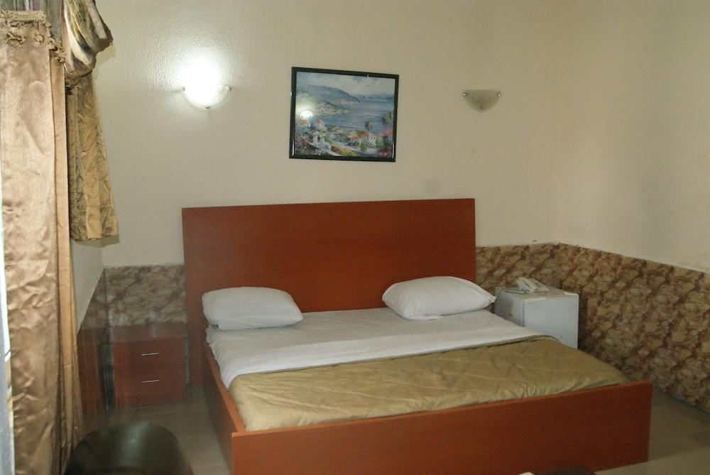 Tiffany Hotel and Towers