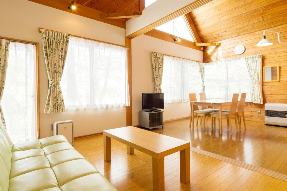 Tateshina Wan Wan Paradise Cottage
