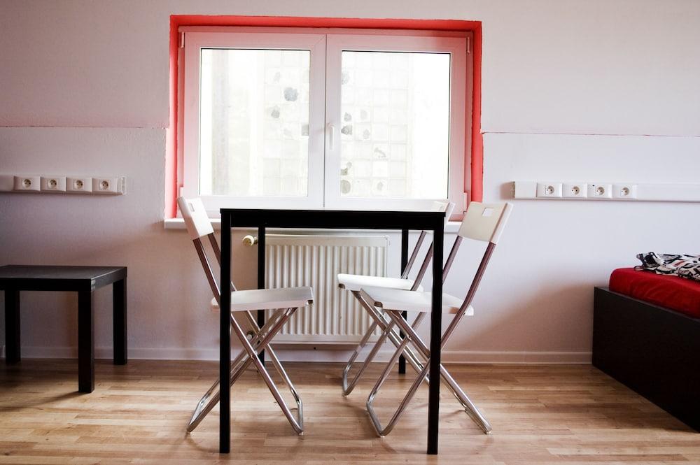 Nitra Glycerin Hostel