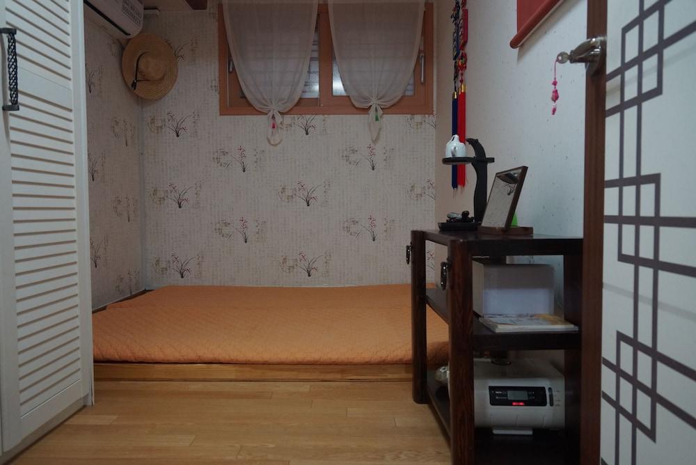 Dowonjeong Healing House