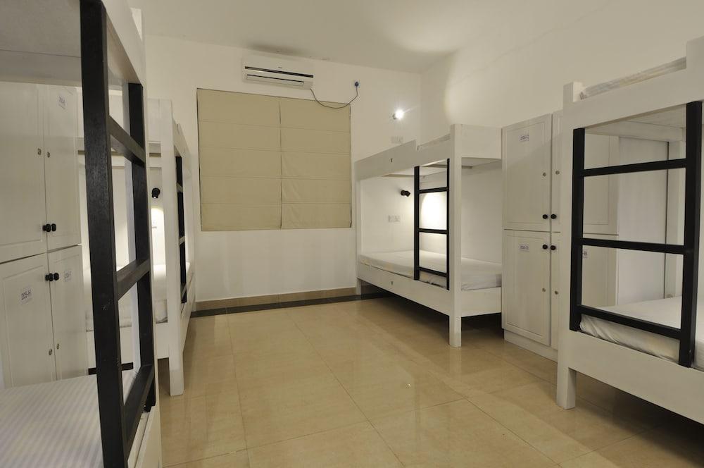 Clock Inn Dehiwala - Hostel