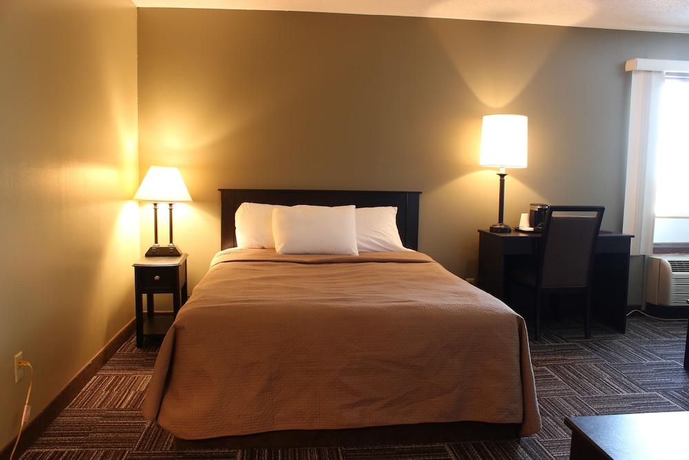 Sunlac Inn Devils Lake