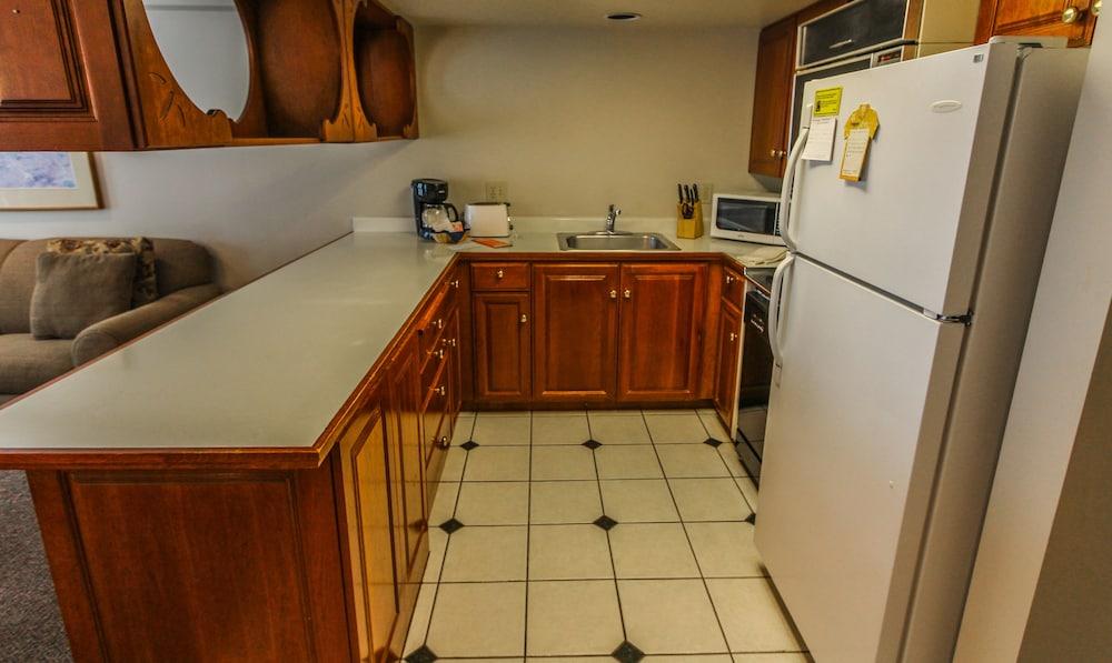 Park Hotel Condominiums