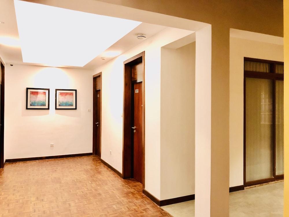 Tropic Inn - Mount Lavinia