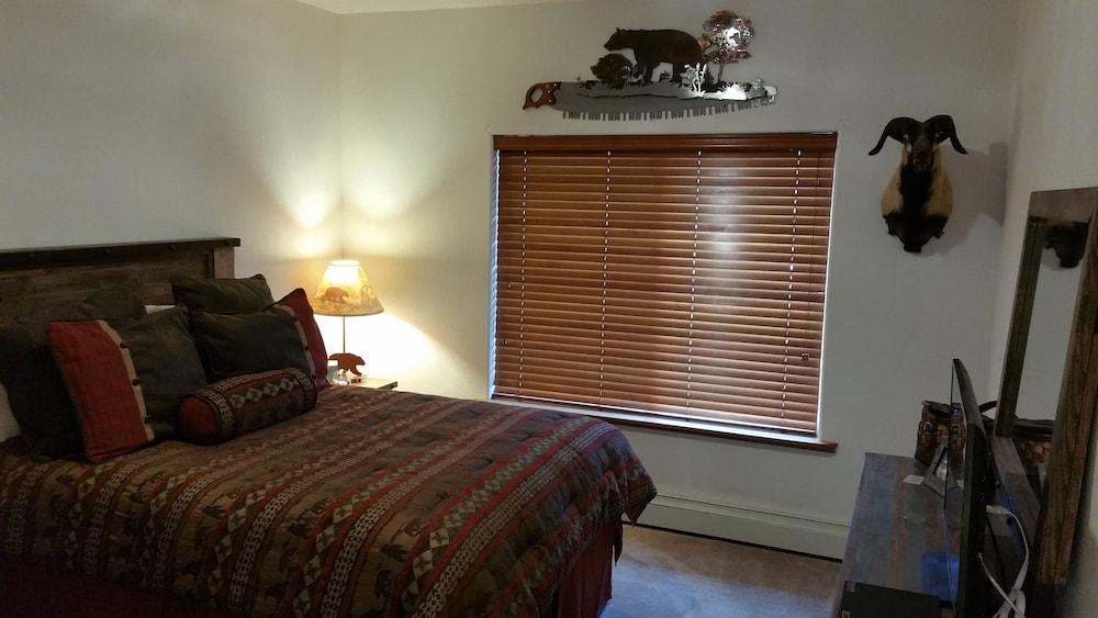 Alaska's Gold Creek Lodge