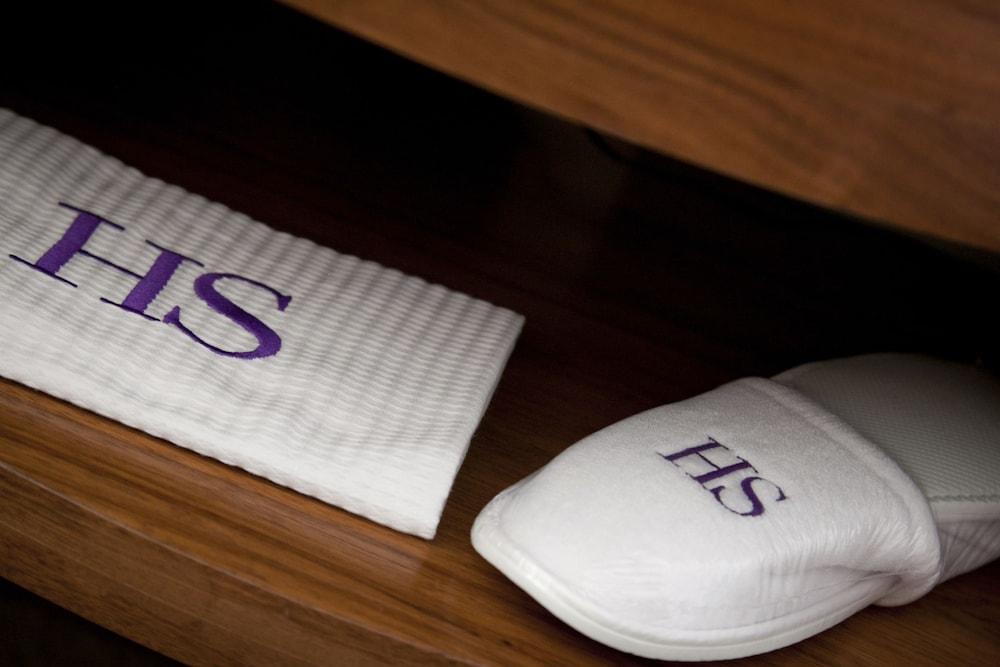 HS HOTSSON Hotel Silao