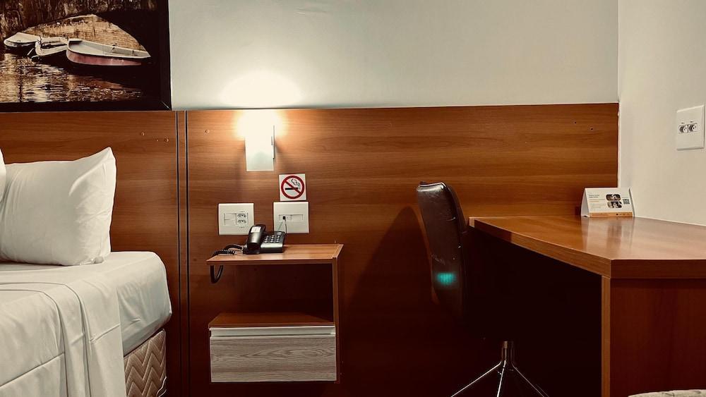 Hotel Amsterdam Montes Claros