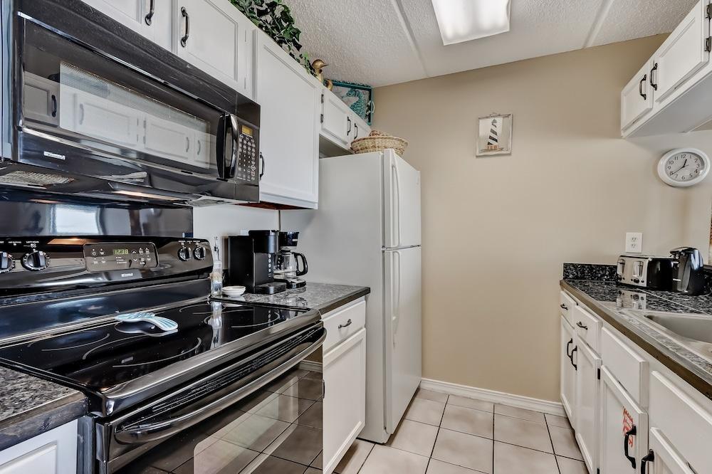 Tropical Condo with Spectacular Ocean Sunrises Views by RedAwning