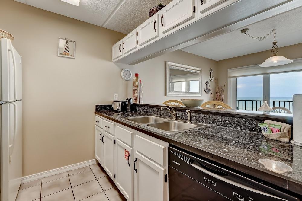 Tropical Condo with Spectacular Ocean Sunrises Views by RedAwning