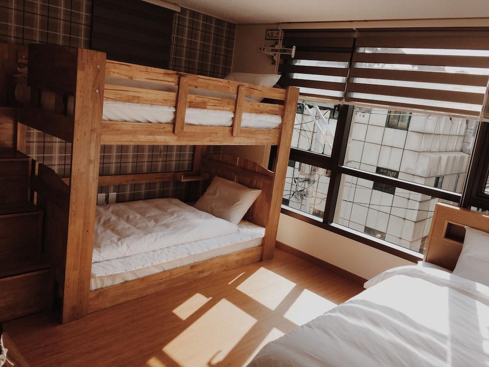 Seoul Crown 88 Guest House - Foreign Guests Only