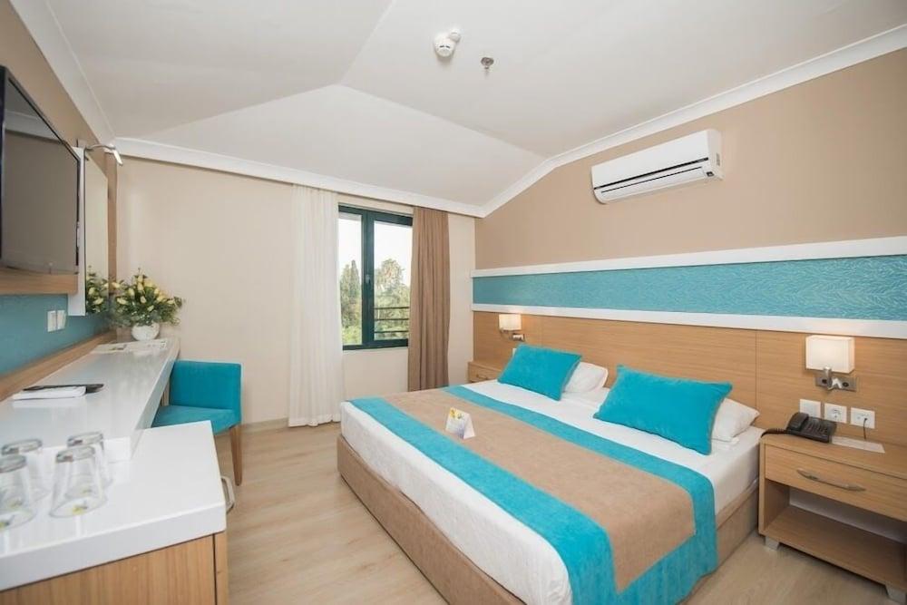 Sandy Beach Hotel - All Inclusive