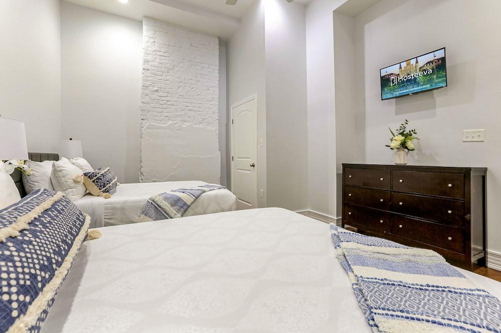 Downtown Spacious Suites by Hosteeva