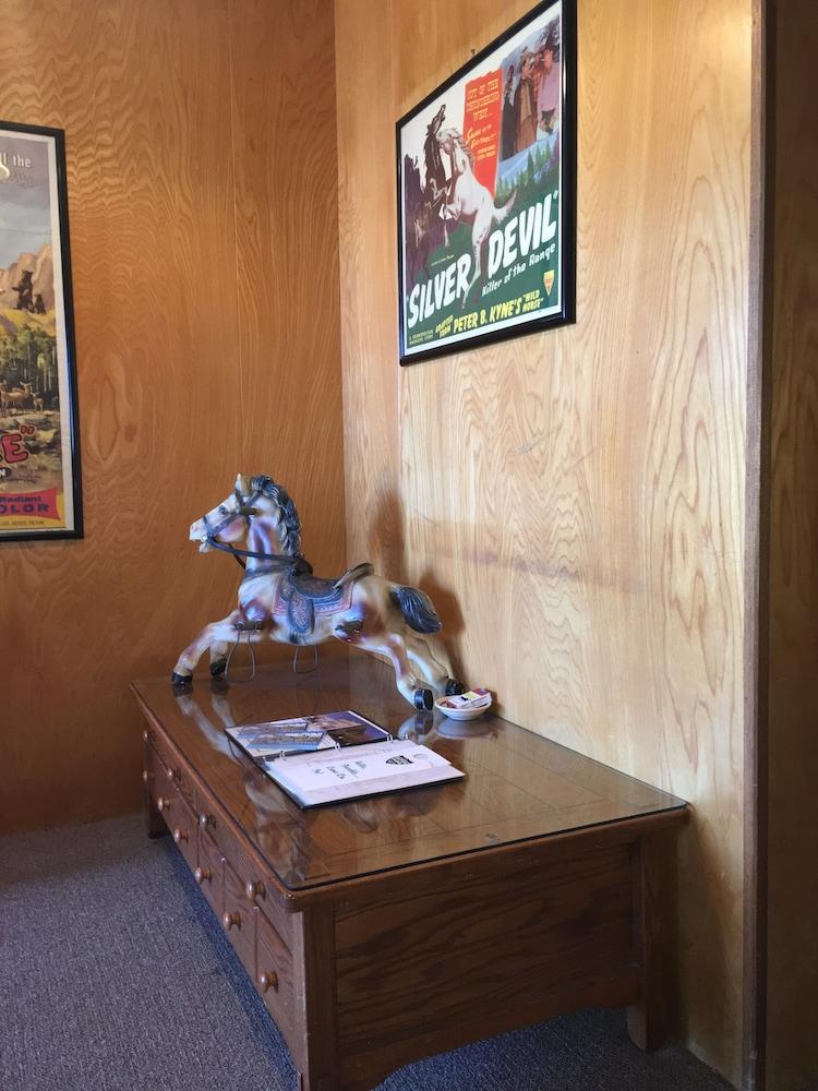 Raton Pass Motor Inn