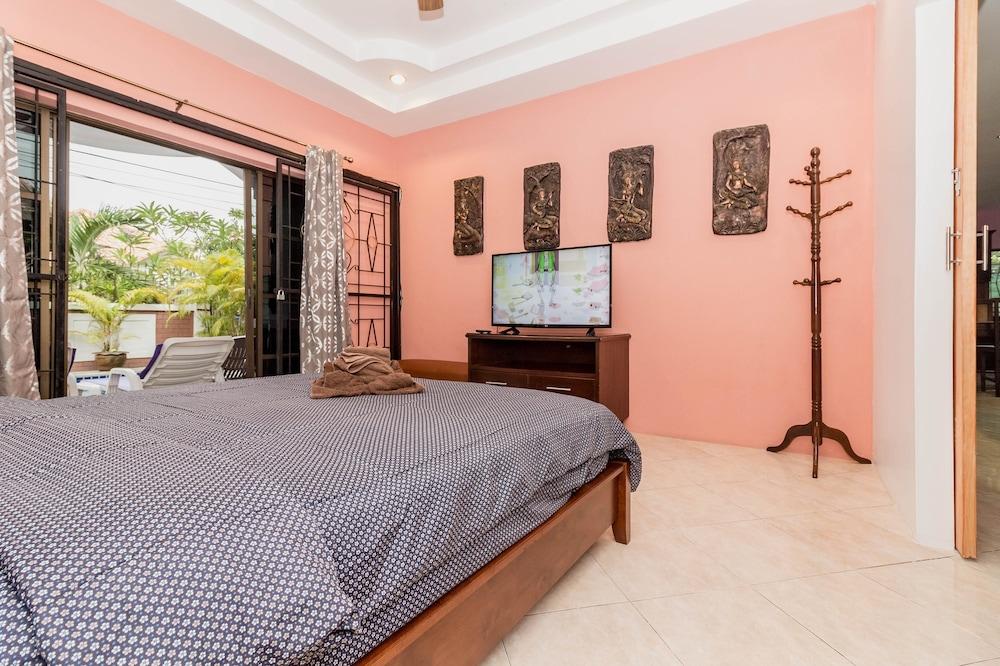 Baan Kanittha - 5 Bedrooms Pool Villa