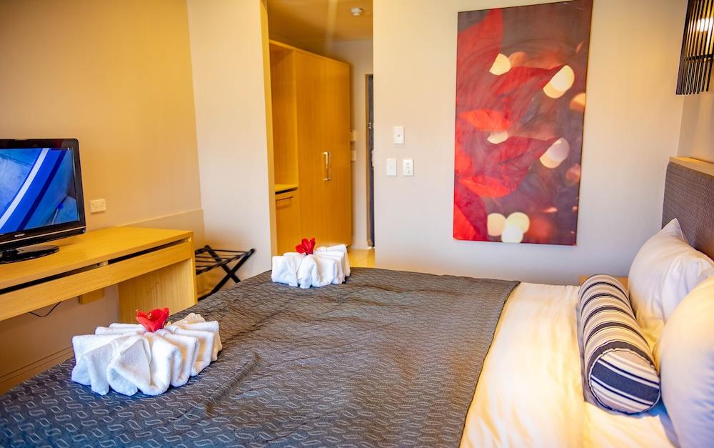 Highlander Hotel & Apartments