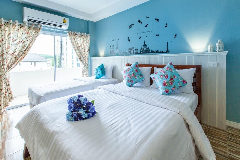 Gallery Lake View Hotel